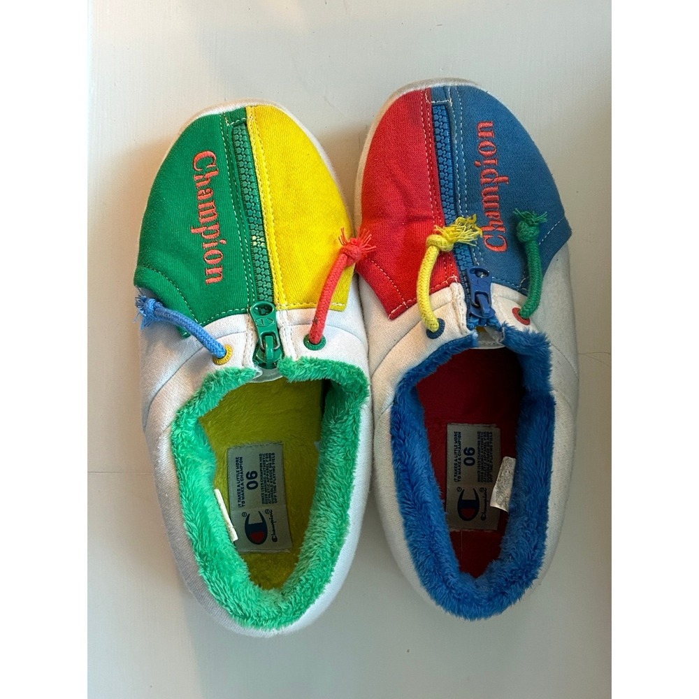 Champion x Twister Kids Slippers Multicolor Zipper House Shoes Size 6 CP101344Y